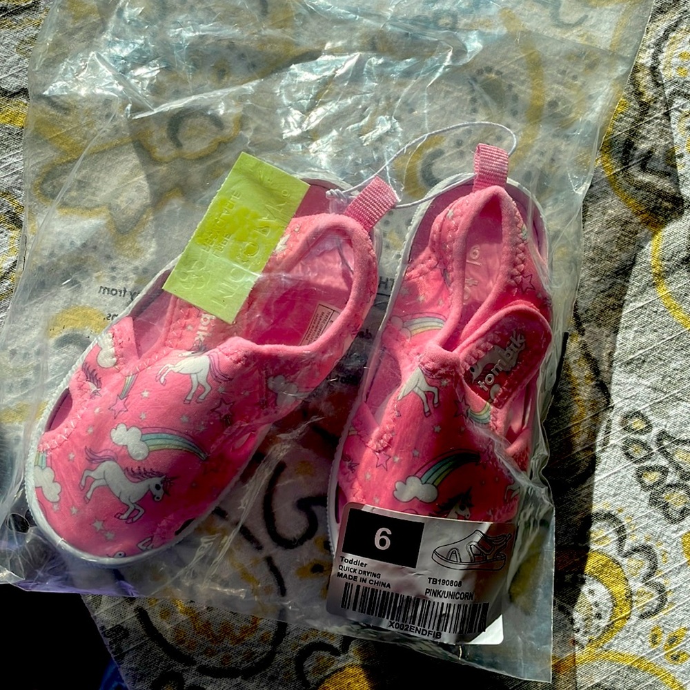 Toddler Girl Water Shoes Size 6